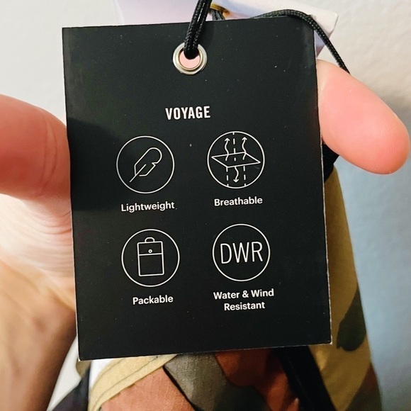 Herschel NWT Women’s Voyage Long Coach Jacket Woodland Camo Print Size Medium - Picture 10 of 15